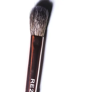 RLG Cosmetics Re 2- Crease Brush